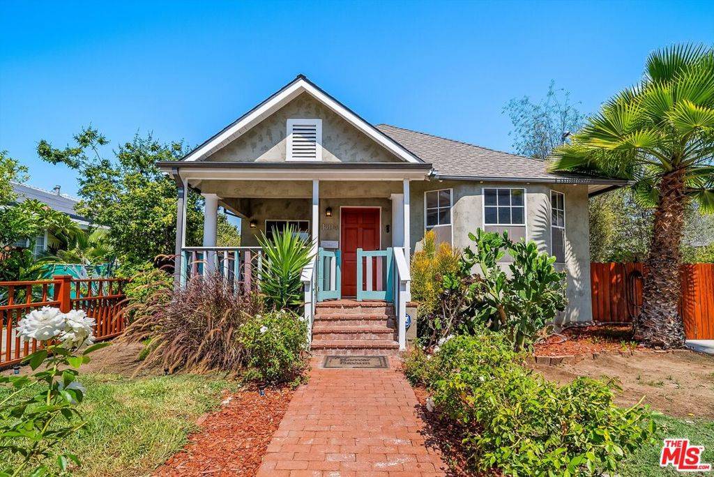 1404 N Hoover ST, Los Angeles, CA 90027