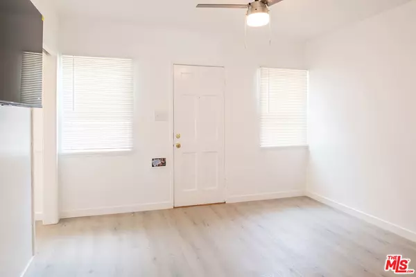 Santa Monica, CA 90404,1856 9th ST #1