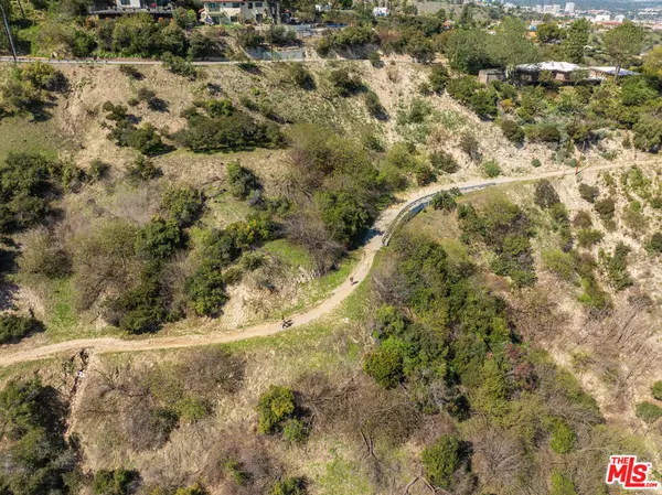 Beverly Hills, CA 90210,3400 N Beverly Ranch RD