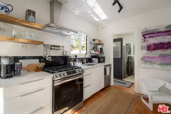 Venice, CA 90291,947 Amoroso PL