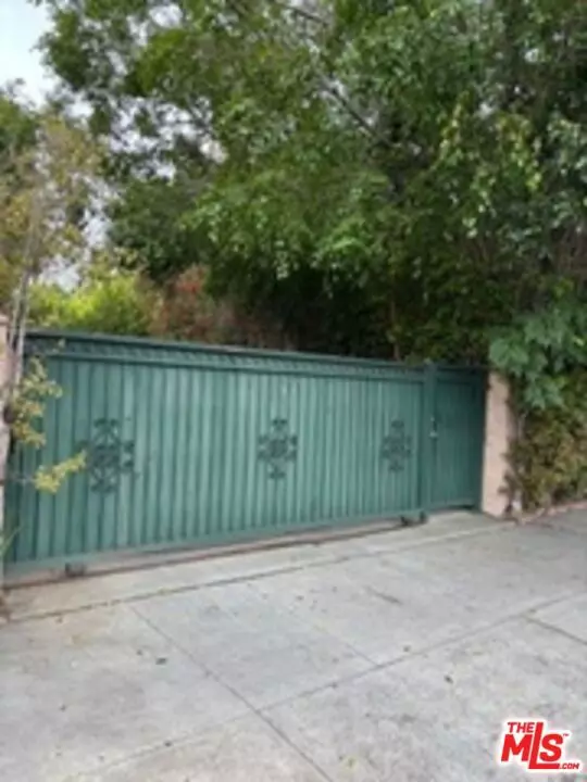 Los Angeles, CA 90036,645 N Mc Cadden PL