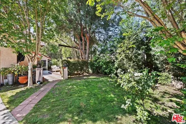 Los Angeles, CA 90036,645 N Mc Cadden PL