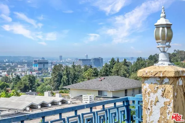 Los Angeles, CA 90027,5222 Los Franciscos WAY