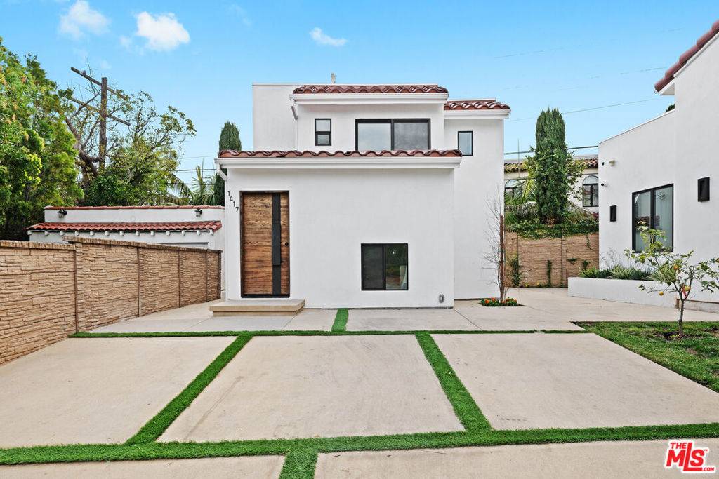 1417 Crestview CT, Los Angeles, CA 90024