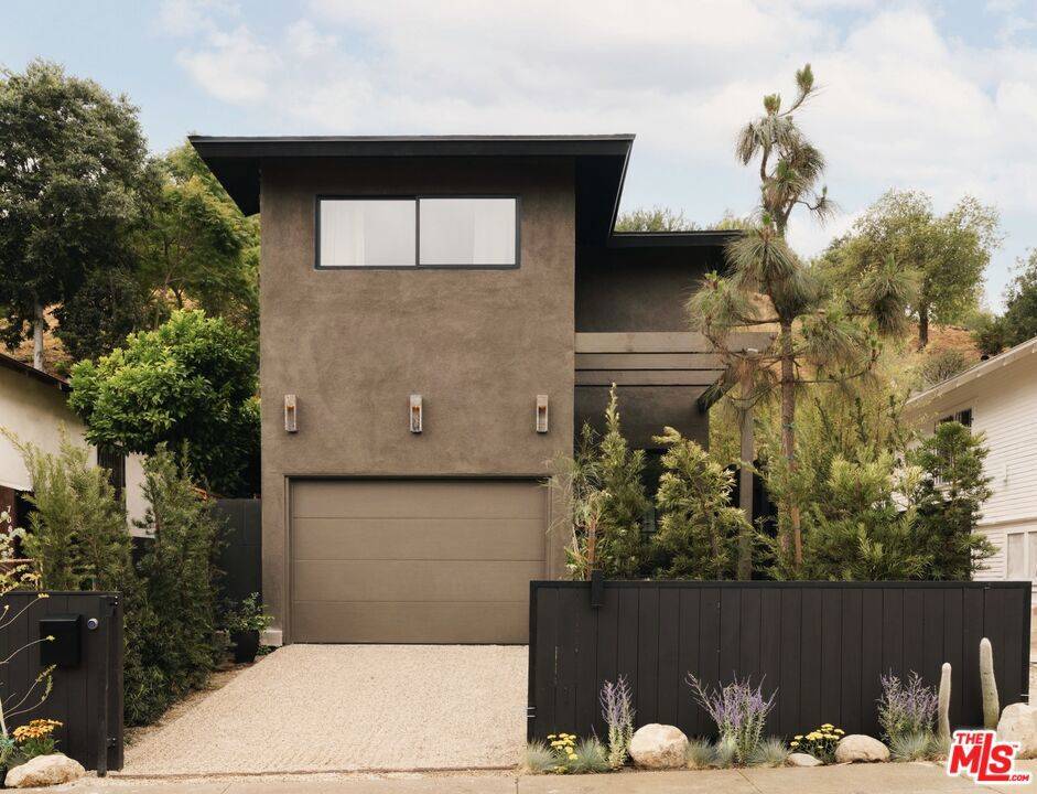 Los Angeles, CA 90012,710 Amador ST