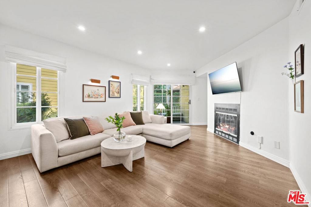 6626 Clybourn AVE #149, North Hollywood, CA 91606