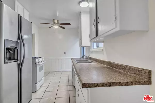 North Hollywood, CA 91605,13226 Vanowen ST