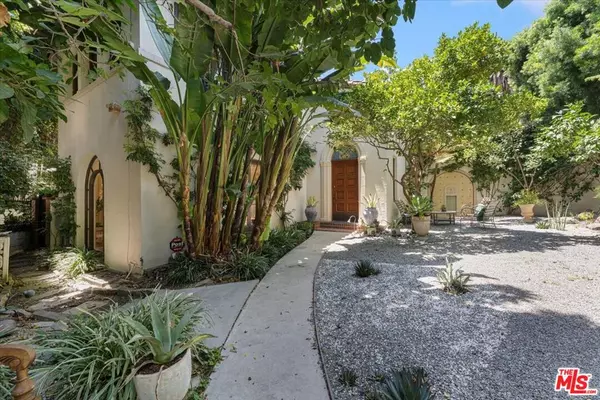 Los Angeles, CA 90068,7040 Hillside AVE
