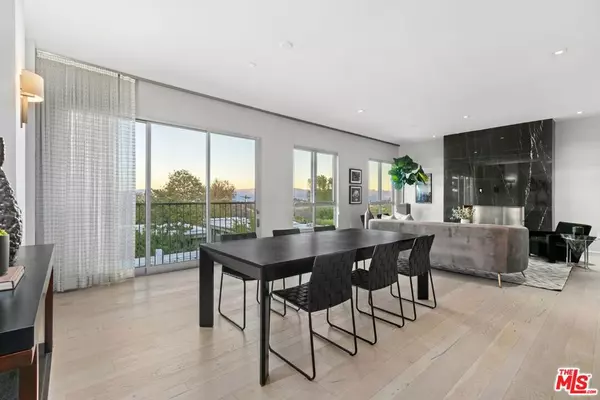 Los Angeles, CA 90077,2391 Roscomare #102