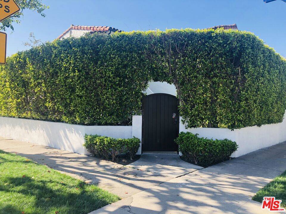 851 N Alfred ST #1/2, West Hollywood, CA 90069