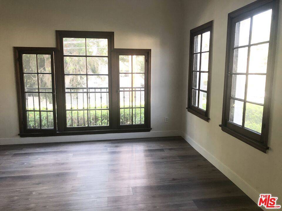 West Hollywood, CA 90069,851 N Alfred ST #1/2