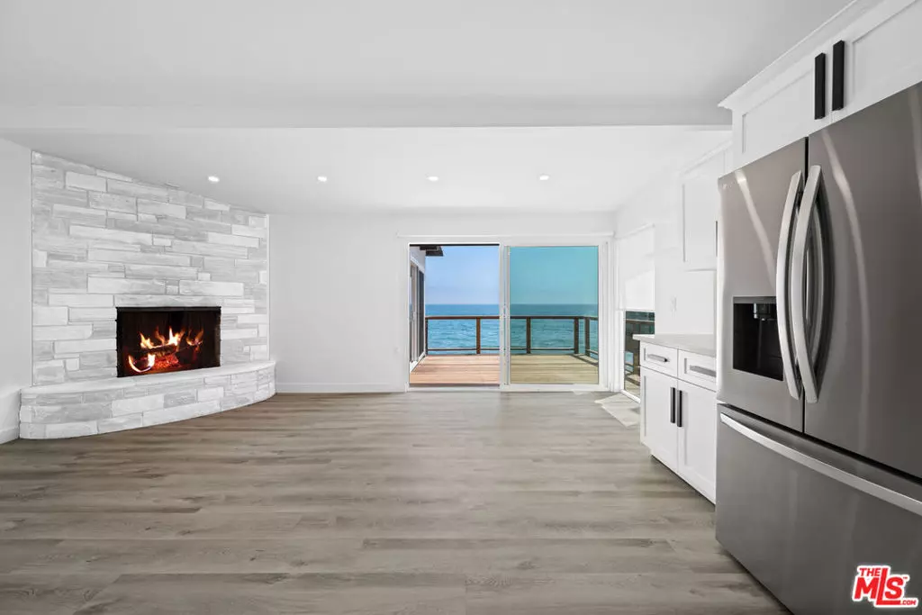 Malibu, CA 90265,25154 Malibu Rd #1