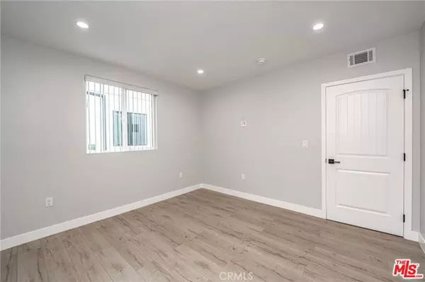 Los Angeles, CA 90003,433 W Gage AVE #433