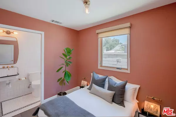 Los Angeles, CA 90039,3111 Glenhurst AVE