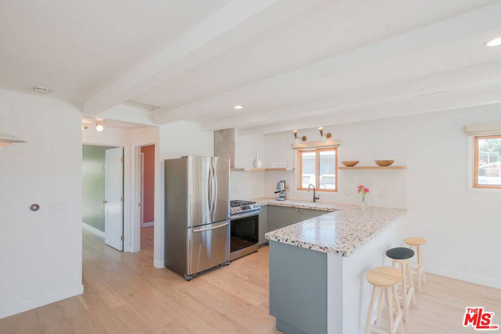 Los Angeles, CA 90039,3111 Glenhurst AVE