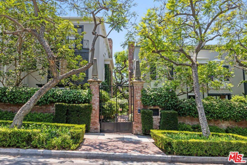 West Hollywood, CA 90069,8724 Shoreham DR #B