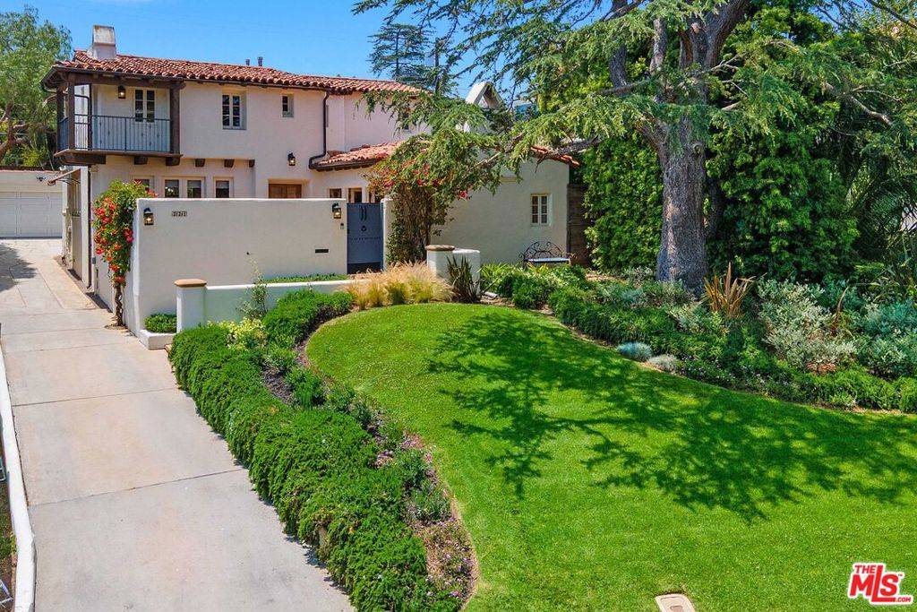 331 S Medio DR, Los Angeles, CA 90049