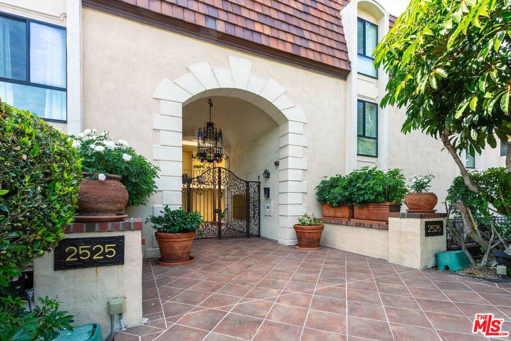 Palos Verdes Estates, CA 90274,2525 Via Campesina #306
