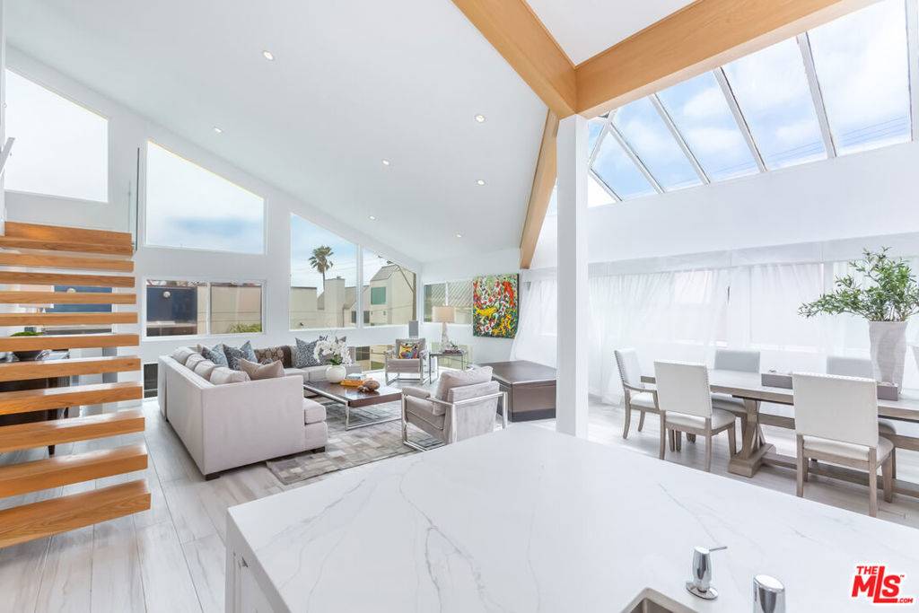 Marina Del Rey, CA 90292,18 Union Jack ST #302