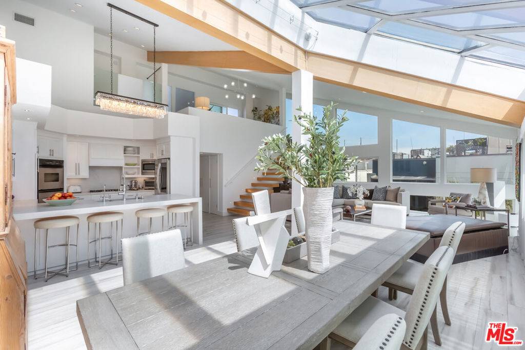 18 Union Jack ST #302, Marina Del Rey, CA 90292