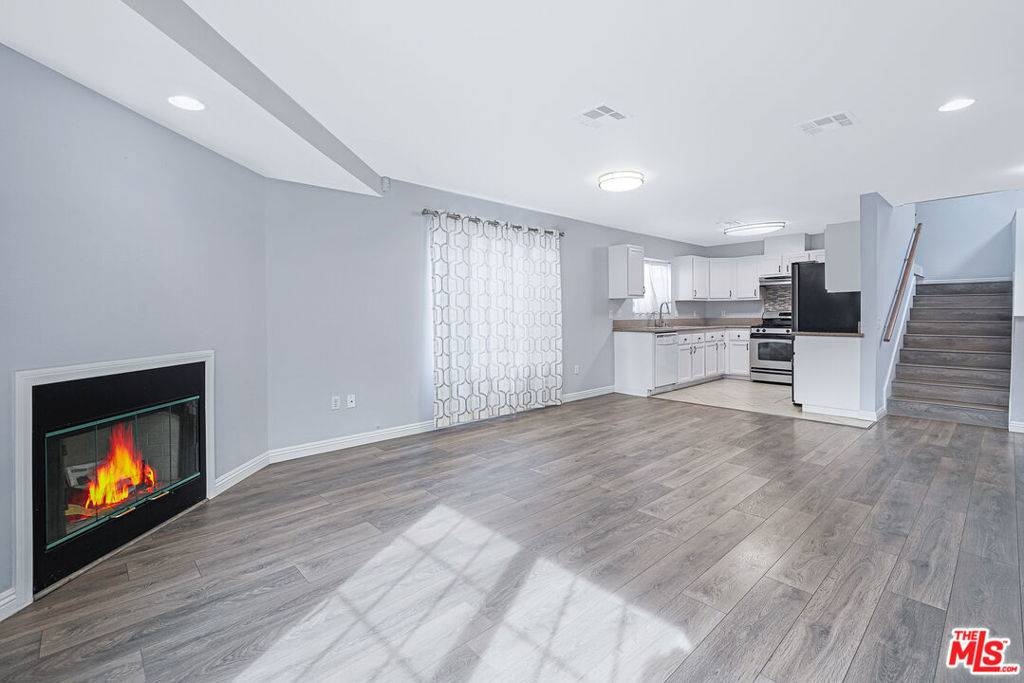 2816 London ST, Los Angeles, CA 90026
