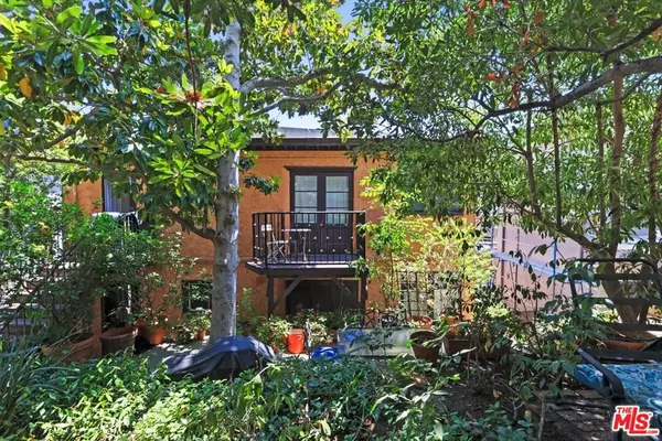 Los Angeles, CA 90068,2001 Pinehurst RD