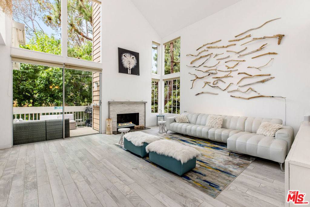 Marina Del Rey, CA 90292,4342 Redwood AVE #C301