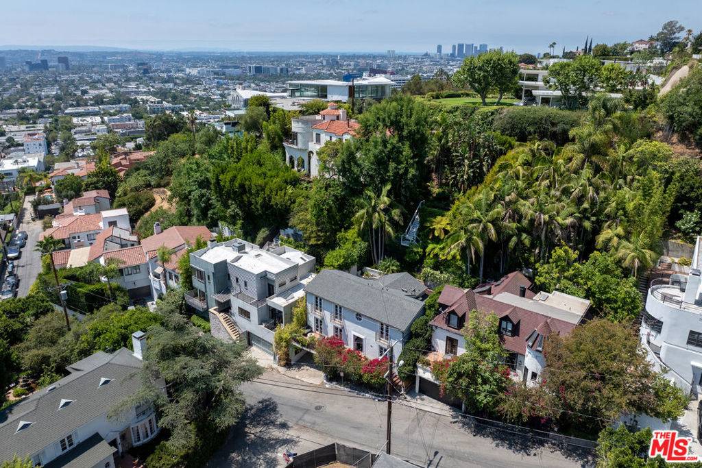 Los Angeles, CA 90069,1531 Marmont AVE