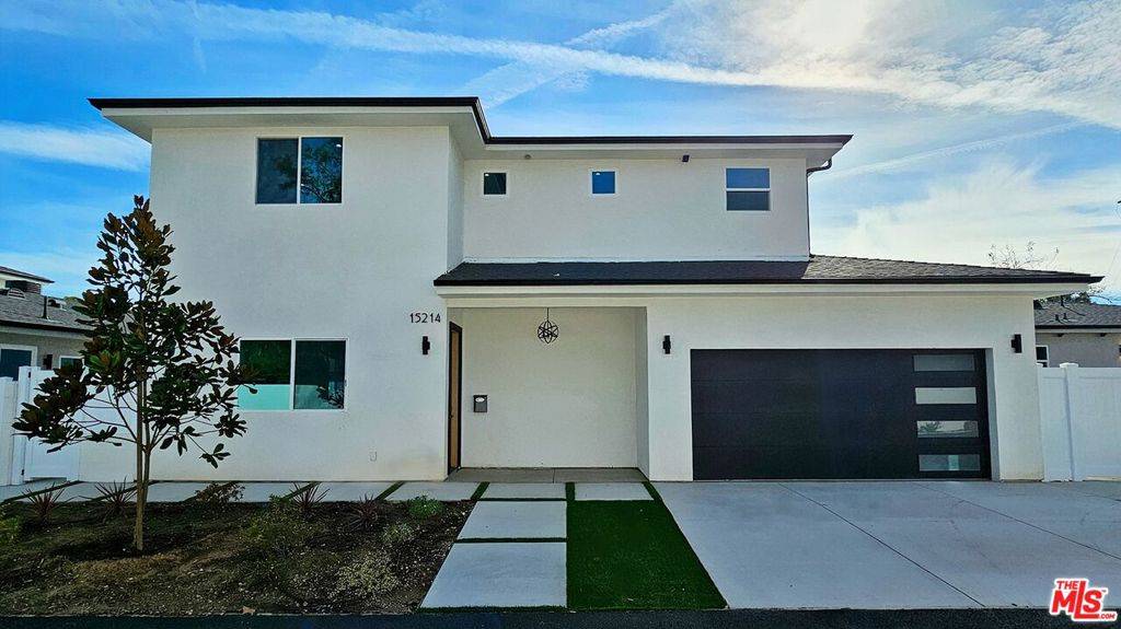 15214 W Holyland Dr, Van Nuys, CA 91411