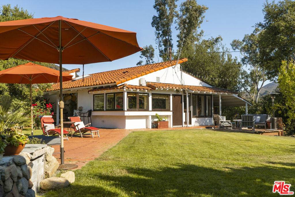 Topanga, CA 90290,22068 Topanga School RD