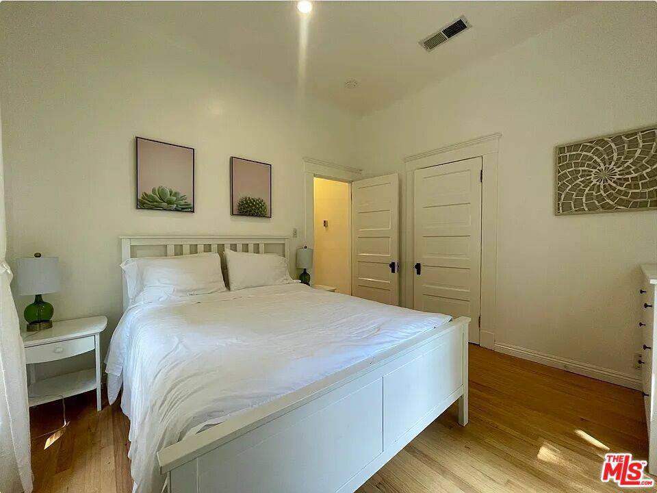Santa Monica, CA 90403,1028 4th ST