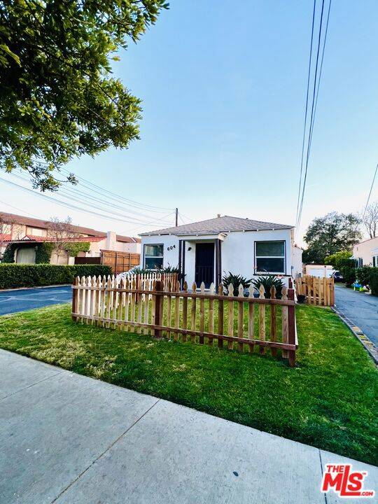 604 Windsor RD #D, Glendale, CA 91205