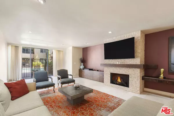 West Hollywood, CA 90069,8455 Fountain AVE #419