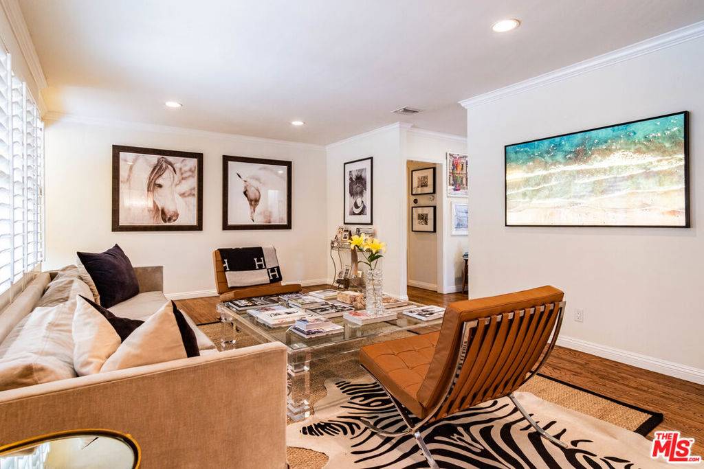 Sherman Oaks, CA 91423,3909 Longview Valley RD