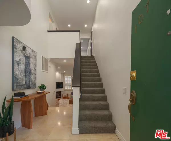 Los Angeles, CA 90049,11636 Montana AVE #107