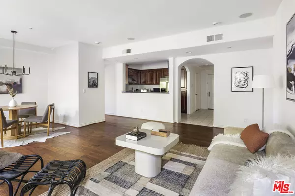 Studio City, CA 91604,12449 Kling ST #101
