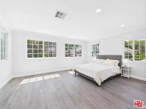 Pasadena, CA 91105,334 Anita DR