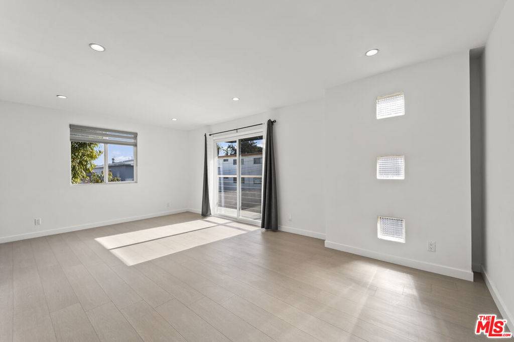 Santa Monica, CA 90405,712 Pacific ST #2
