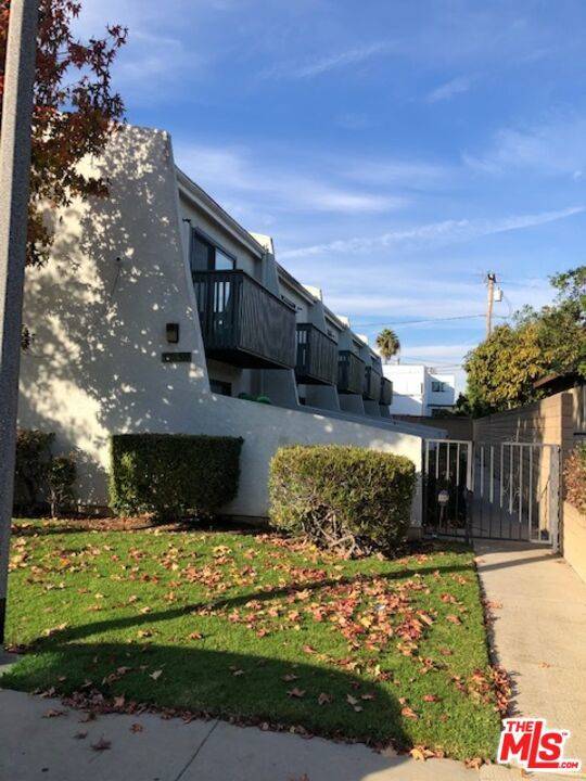 533 W 219th ST, Carson, CA 90745