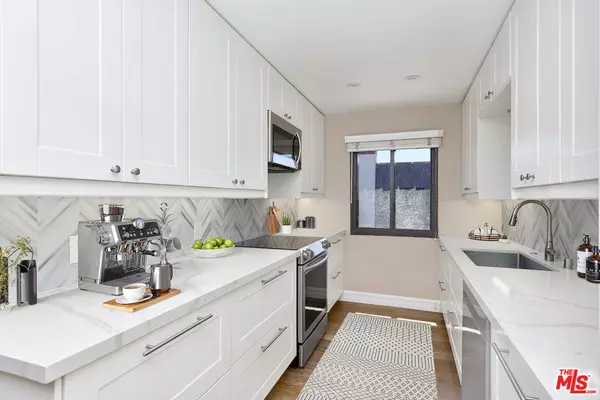 Playa Del Rey, CA 90293,8828 Pershing DR #313