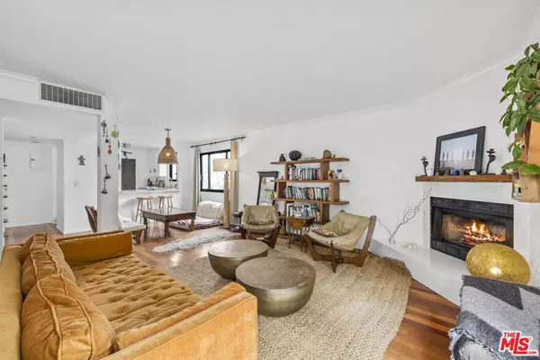 Venice, CA 90291,2412 Ocean AVE #4