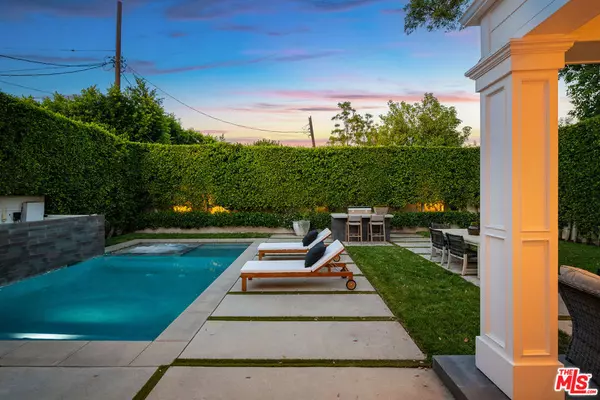 Toluca Lake, CA 91602,4402 Ledge AVE