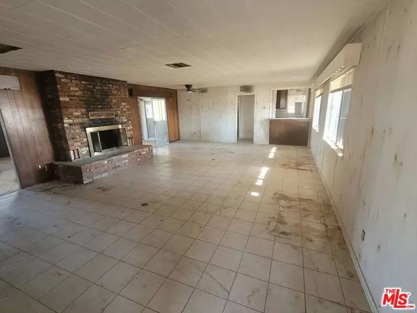Edwards, CA 93523,13420 Gilbert ST