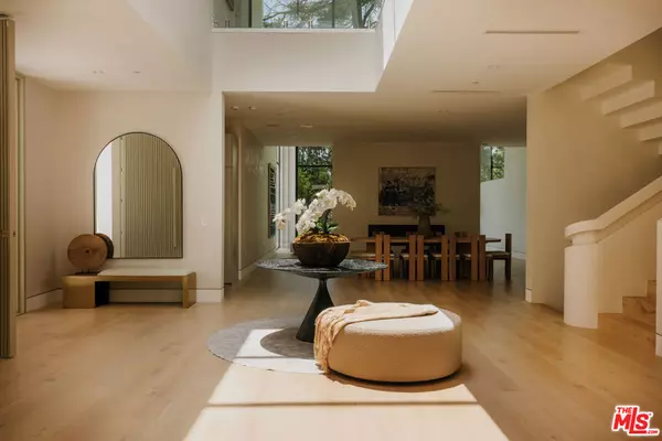 Los Angeles, CA 90049,260 S Canyon View DR