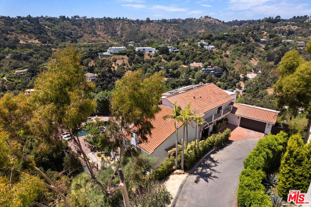 Beverly Hills, CA 90210,9714 Oak Pass RD