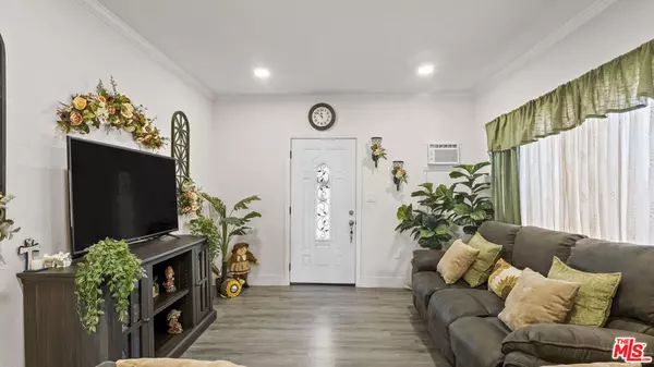 Pomona, CA 91766,891 E 6th ST