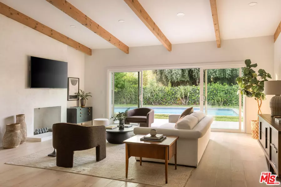 24211 Caris ST, Woodland Hills, CA 91367