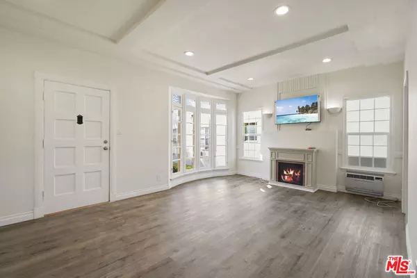 Beverly Hills, CA 90212,228 S REEVES DR #D