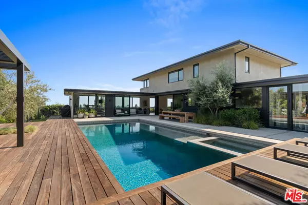 Los Angeles, CA 90027,2216 WINONA BLVD