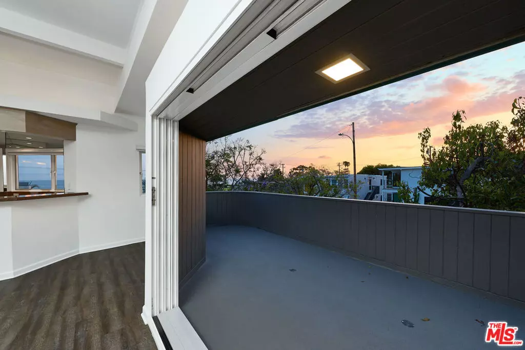 Laguna Beach, CA 92651,253 Fairview ST